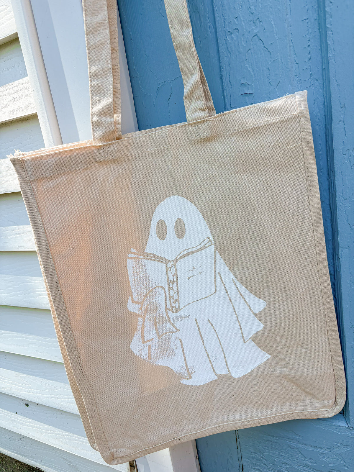 boo-kworm ghost tote